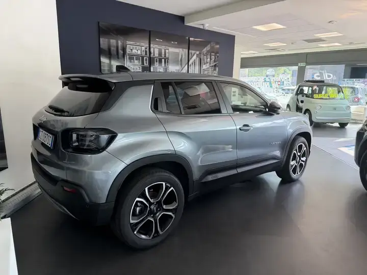 Miniatura: Jeep Avenger