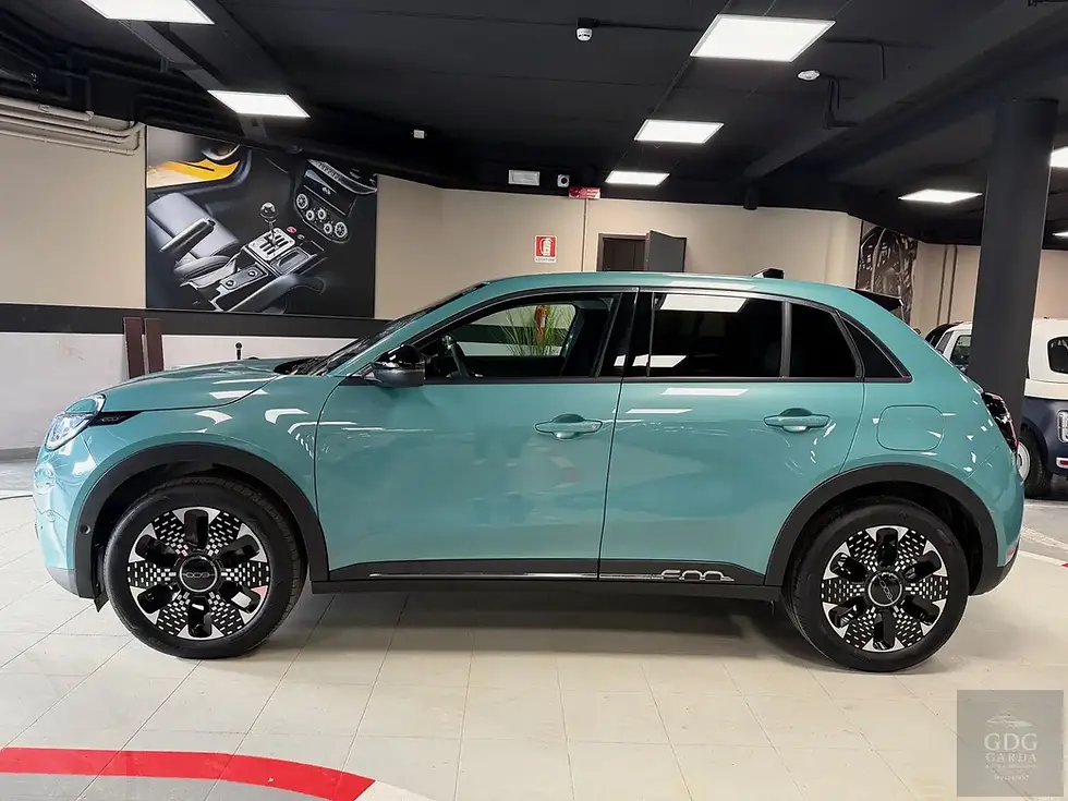 Miniatura: Fiat 600 1.2 Hybrid La Prima