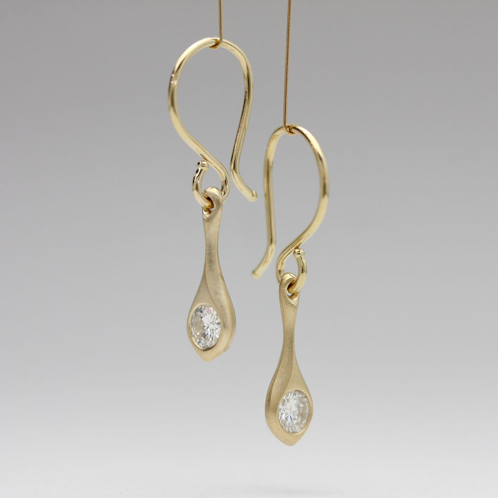 Thumbnail: Carved series diamond earrings
