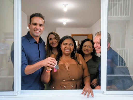Lucas Ribeiro entrega apartamentos e assegura moradia digna a famílias de Patos