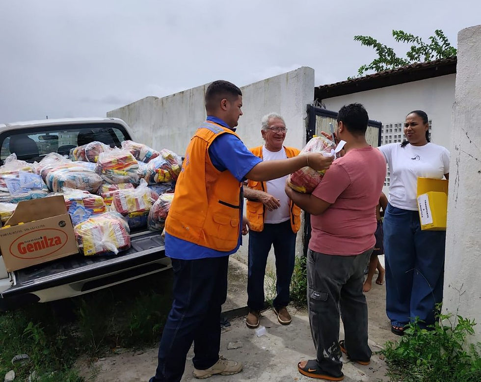 Prefeitura entrega cestas básicas para famílias atingidas pela enchente das Três Lagoas