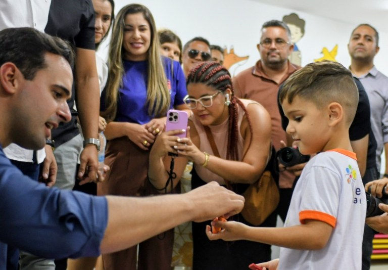 Governador Lucas Ribeiro inaugura creche em Condado e vistoria obras em Vista Serrana