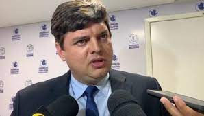 Taciano Diniz solicita construção de adutora para a região do Sertão