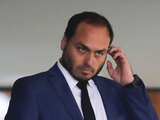 Confusão: Carlos Bolsonaro confunde projeto da LGPD com LGBT durante sessão