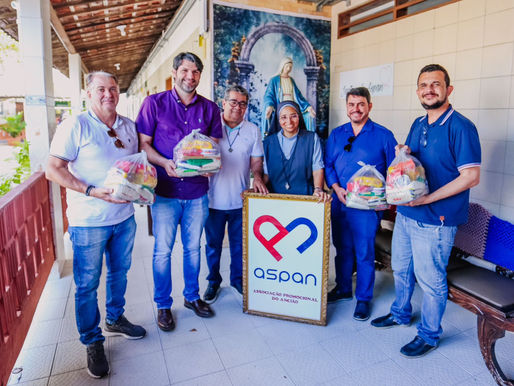 Cestas básicas arrecadadas em partida solidária são doadas a instituições sociais