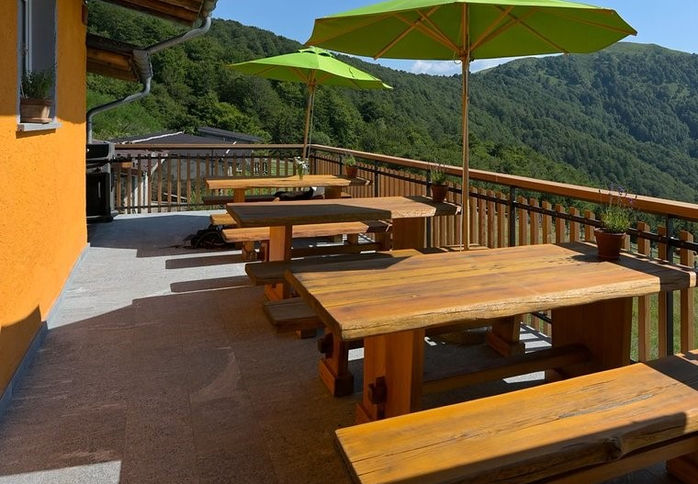 Rustico Maiensäss Almhütte Cabin rent Schweiz Switzerland Tessin www.berghuetten-mieten.ch Ferienhaus
