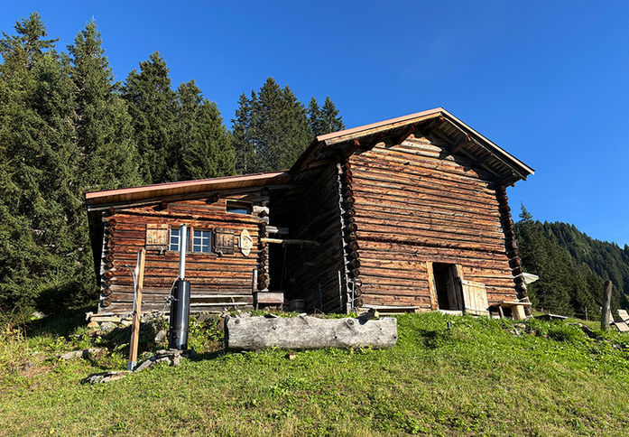 Graubünden Maiensäss Ferienhaus Alphütte, Almhütte Graubünden Schweiz rent Cabin Switzerland Austria Selbstversorger hütte www.berghuetten-mieten.ch