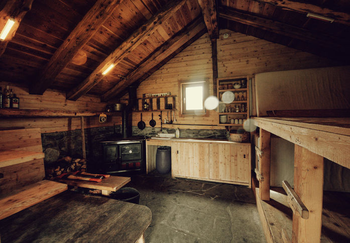 Ferienhaus, Almhütte, Alphütte, Maiensäss, Selbstversorgerhütte www.berghuetten-mieten.ch Schweiz, Österreich Selbstversorgerhütte Rustico Rent Cabin Switzerland Austria