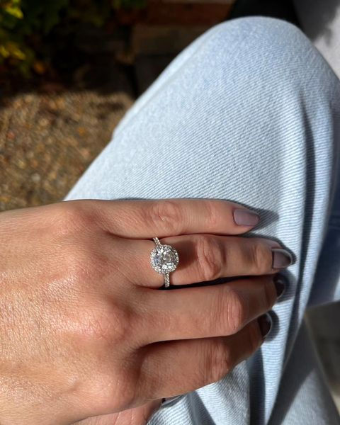 round halo engagement rings