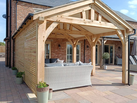 Traditional Strength Meets Modern Precision: JMK Oak Frame Extensions & Buildings in Leicestershire and the Midlands