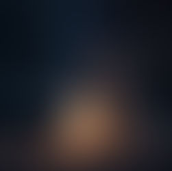 In alten Zeiten sitzt eine Helvetierin alleine  am Feuer und denkt nach über ihre Wanderung, Neuanfang und römische Legionen - Kurzgeschichte zum Nachdenken zu Wandbildern der Serie "Schweizergeschichte", inspiriert von Meinrad Lienert, Wortfeger Atelier