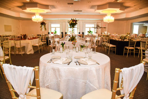 Tremont City Side Ballroom Wedding and Event Venue, Sweetheart Table and Head Table, Chandelier Ballroom, City Side Designs