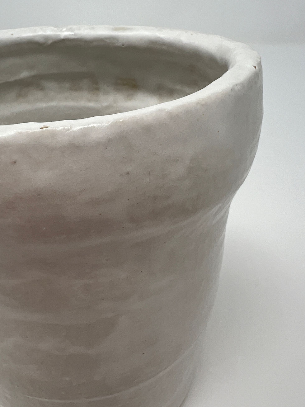 Thumbnail: medium cylinder in cloudy white