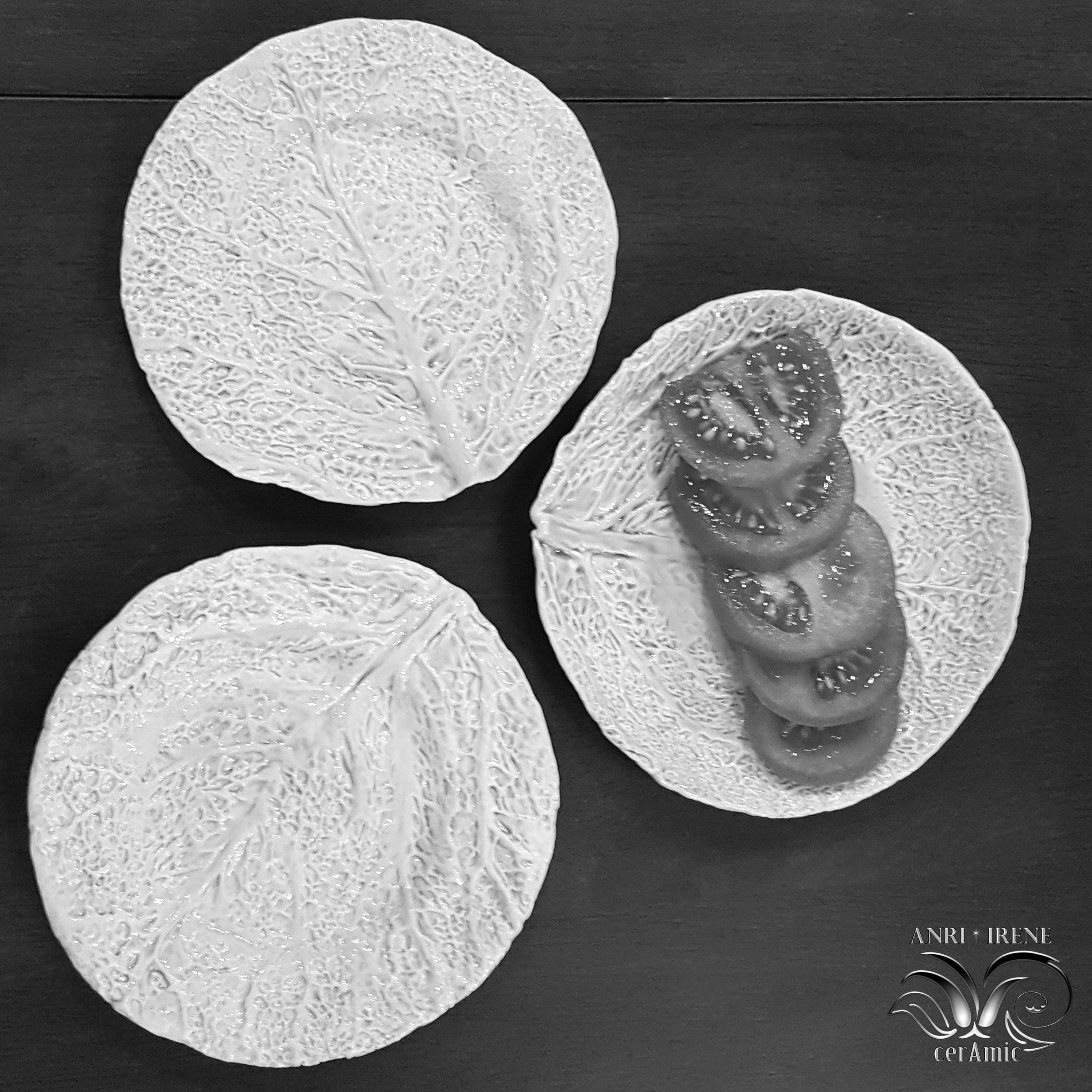 Porcelain lettuce plate