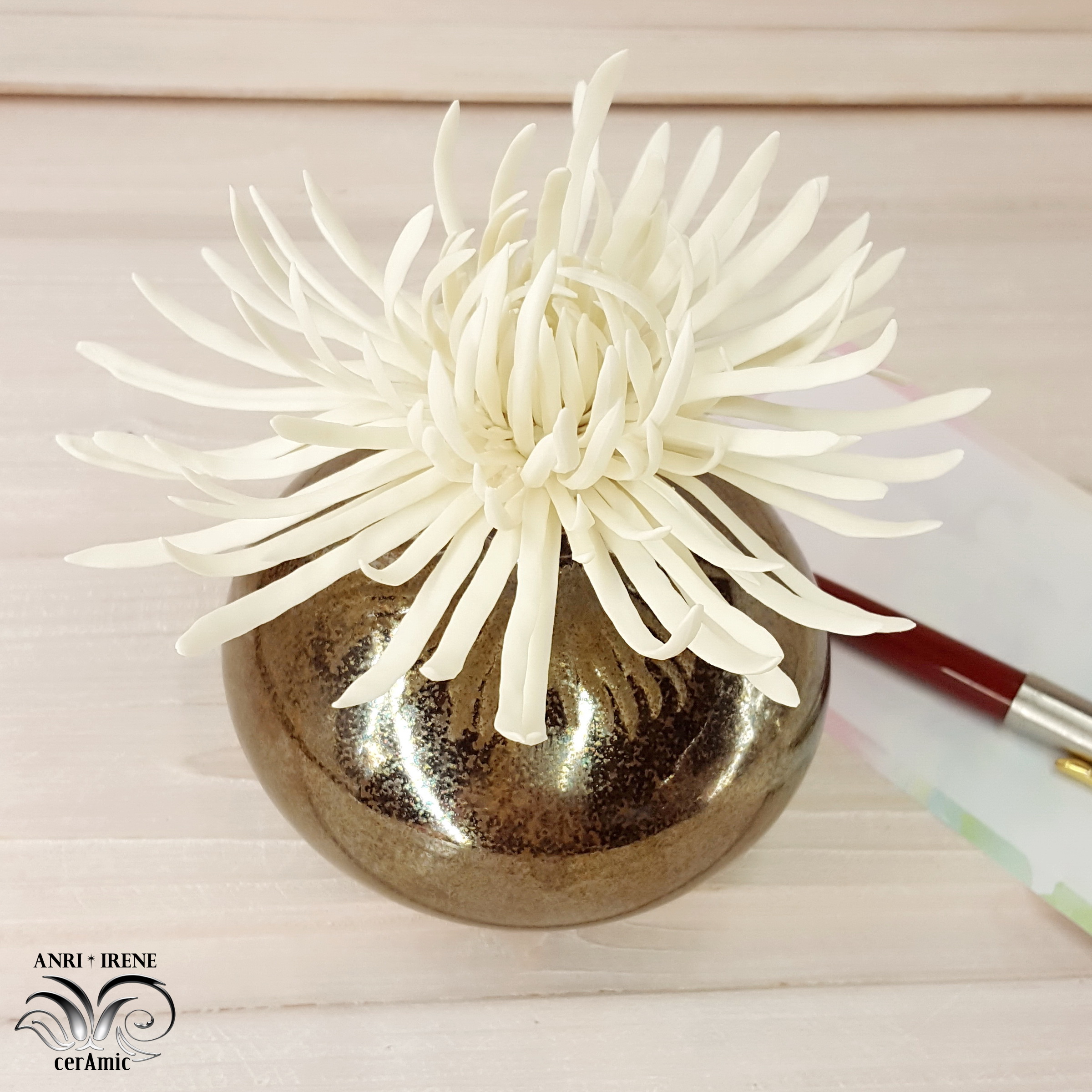 Ceramic golden daisy