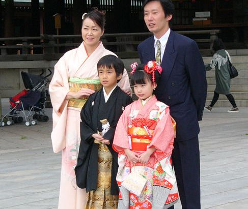 В Японии впервые за столетие изменят правила, регулирующие воспитание детей – разведённым парам разрешат обсуждать совместную опеку