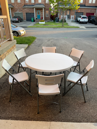 Round Tables and Chairs