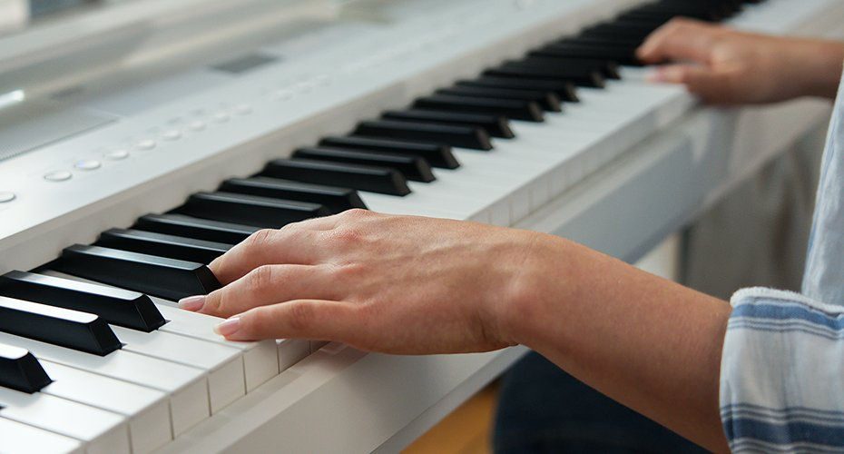 ภาพขนาดย่อ: Kawai ES520 เปียโนไฟฟ้า 88 คีย์ RHII พร้อมลำโพงคู่ Bluetooth และเสียง SK-EX