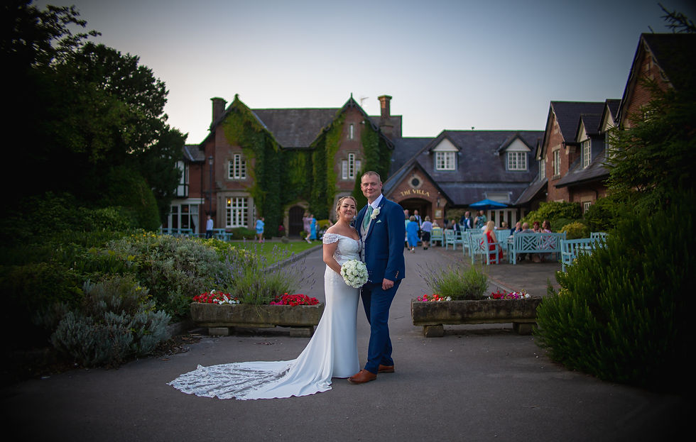 Laura & Daniel_-687.jpg