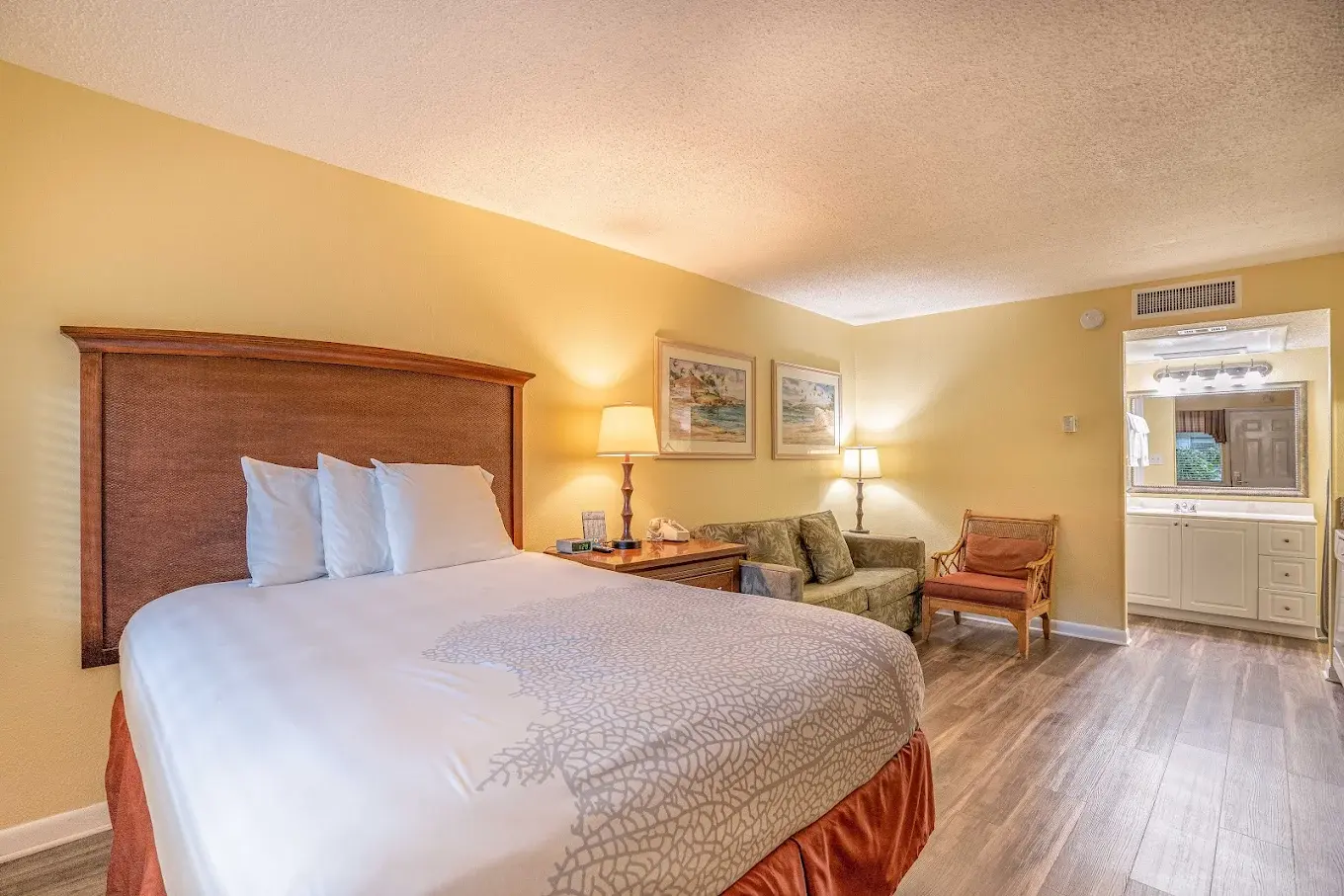 Destin Florida Beach Studio Voucher | Sleeps 2 | Beach Across the Street