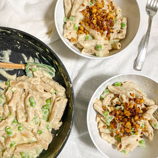 Creamy Carbonara with Vegan Tempeh "Bacon"