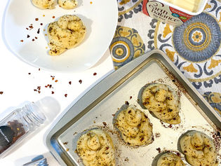 Spicy Vegan Garlic Knots