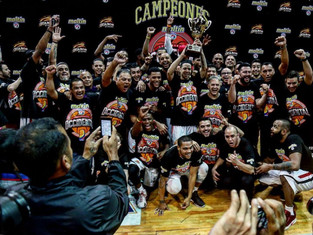 LOS DIRIGIDOS POR EL COACH VECCHIO, GUAROS DE LARA, CAMPEÓN DE CONFERENCIA 2017