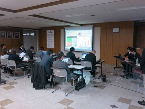 19 01 16 本学学生が名寄市役所で 地域経済分析システム Resas を活用した地域政策プランを発表しました