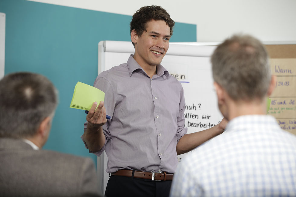 Ich erkläre die Agenda für das Führungskräfte-Training