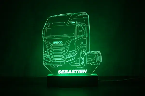 Lampe Camion IVECO S-WAY Personnalisée | idée cadeau Camion IVECO | idée cadeau routier