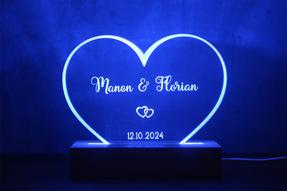 Miniature : Lampe Mariage personnalisée - Cœur avec le prénoms des mariées et la date du mariage