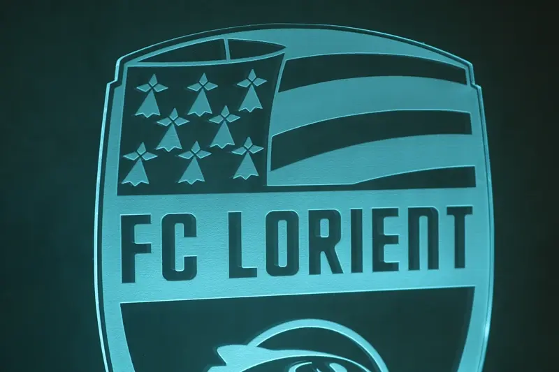 Miniature : Lampe LED FC Lorient personnalisée - Cadeau supporter des Merlus et fan de football breton