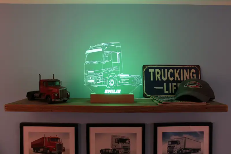 Miniature : Lampe Camion RENAULT MAGNUM Personnalisée  | idée cadeau Camion Renault | idée cadeau routier personnalisée