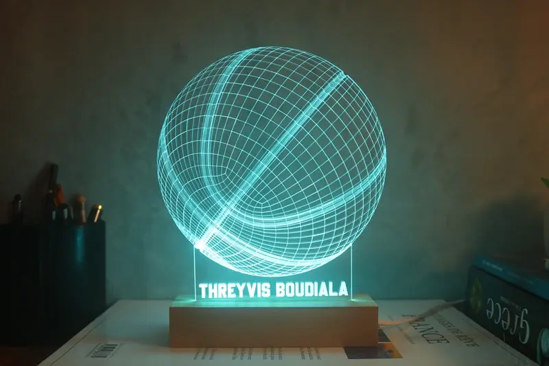 Miniature : Lampe basketball personnalisée avec le prénom du joueur de basket