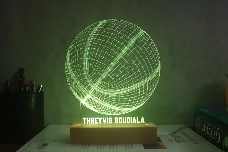 Miniature : Lampe basketball personnalisée avec le prénom du joueur de basket