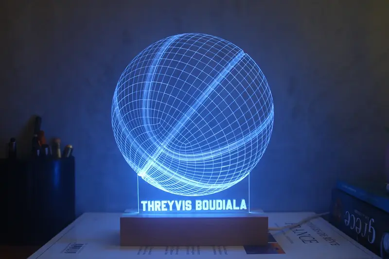 Miniature : Lampe basketball personnalisée avec le prénom du joueur de basket