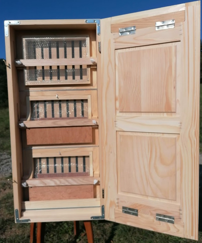 Miniature : National Slovenian AZ beehive 30-frames, 3 story with 2- feeder