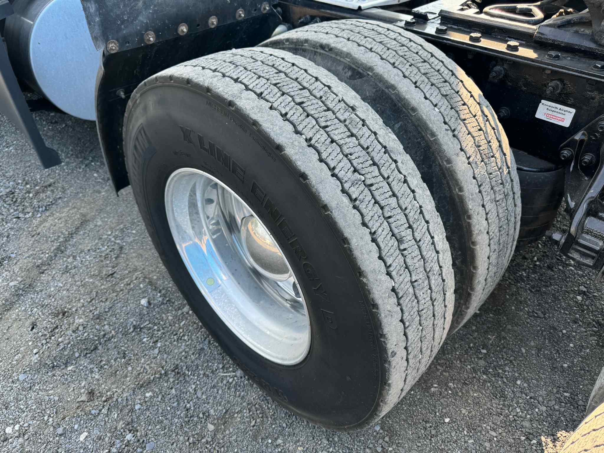 2022 Kenworth T680 17