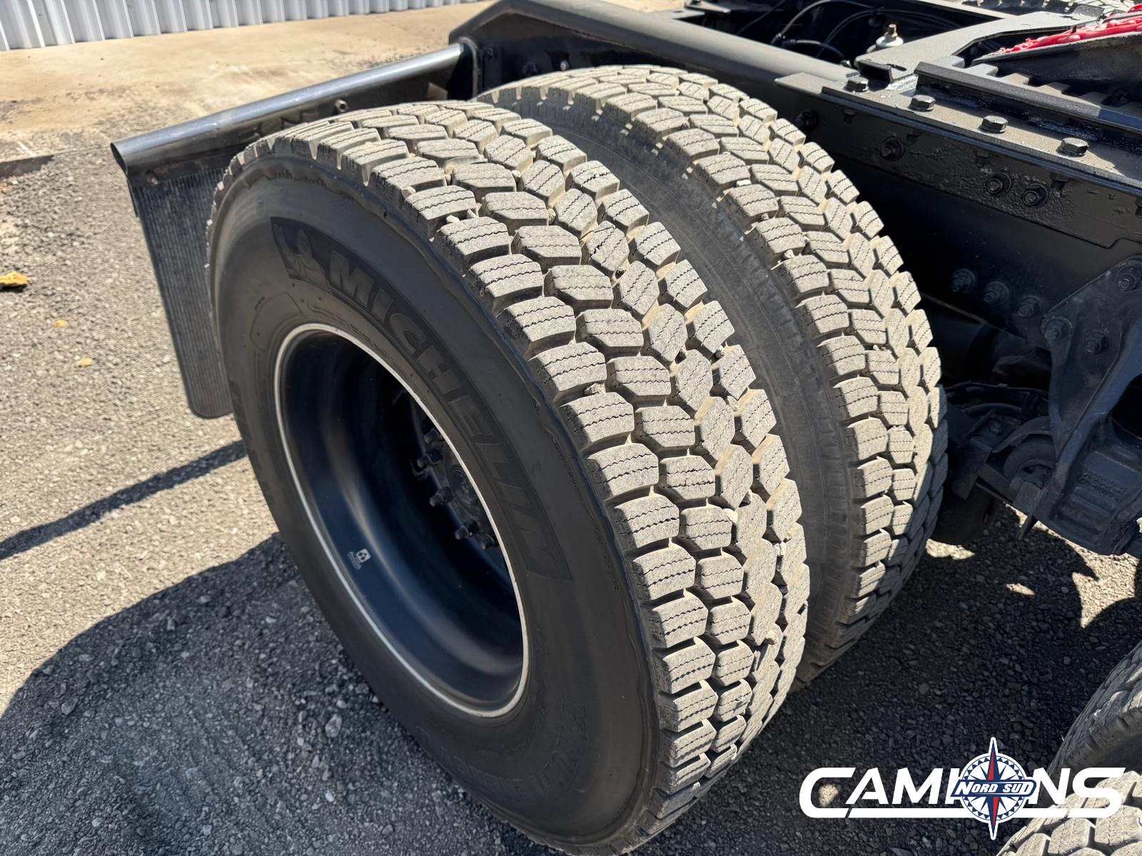 2022 Kenworth T680 13