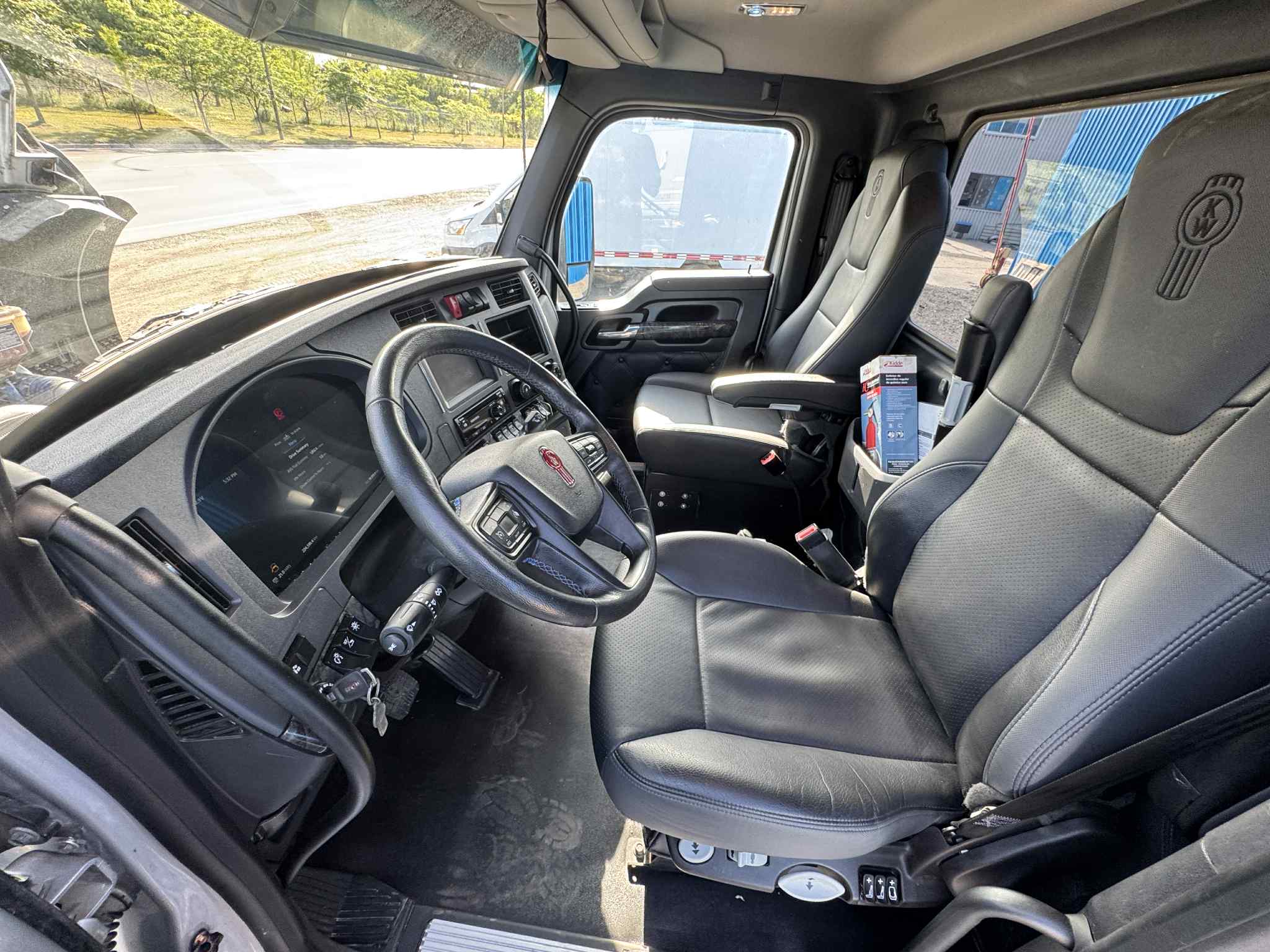 2023 Kenworth W990 9