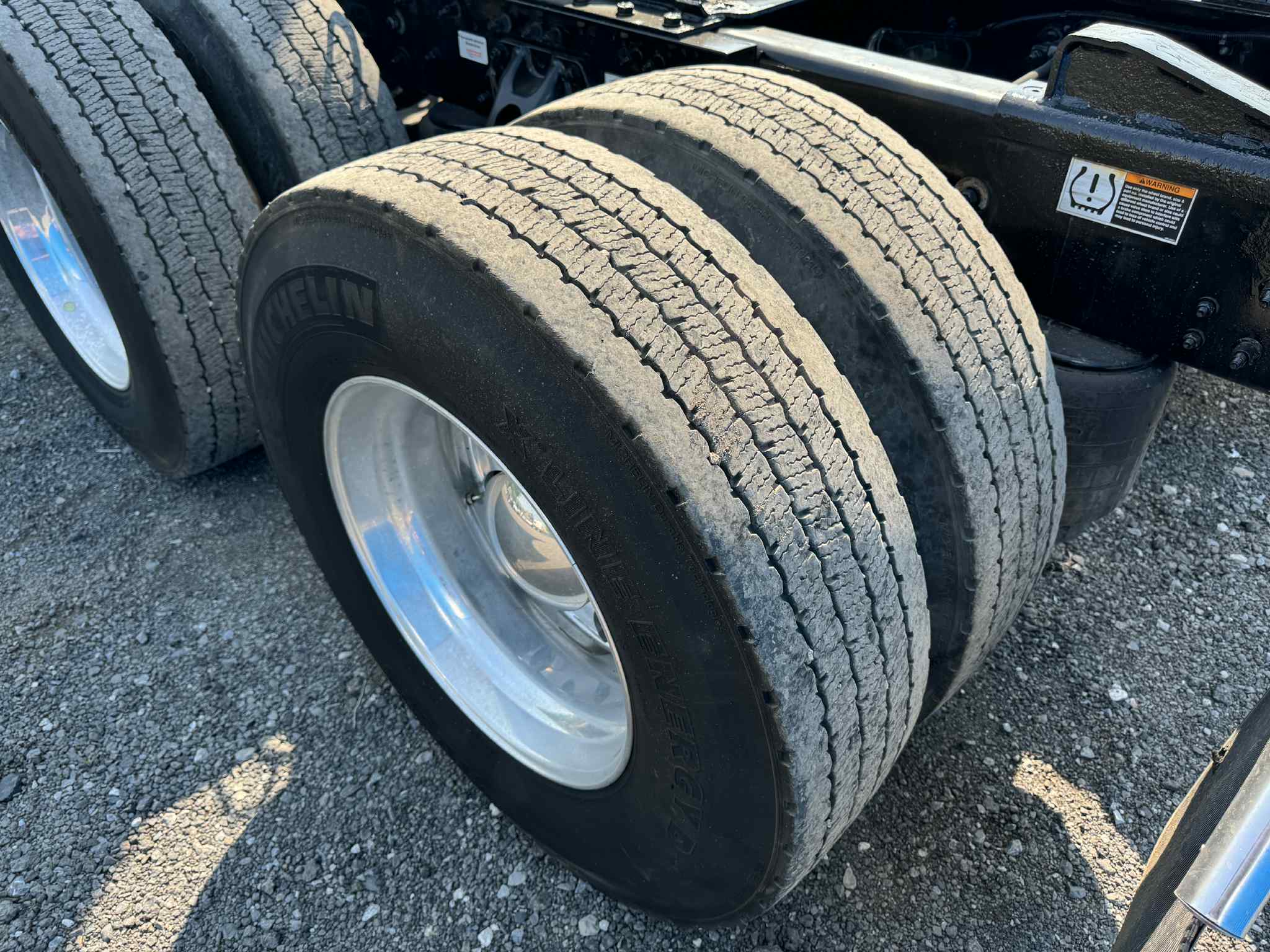 2022 Kenworth T680 18