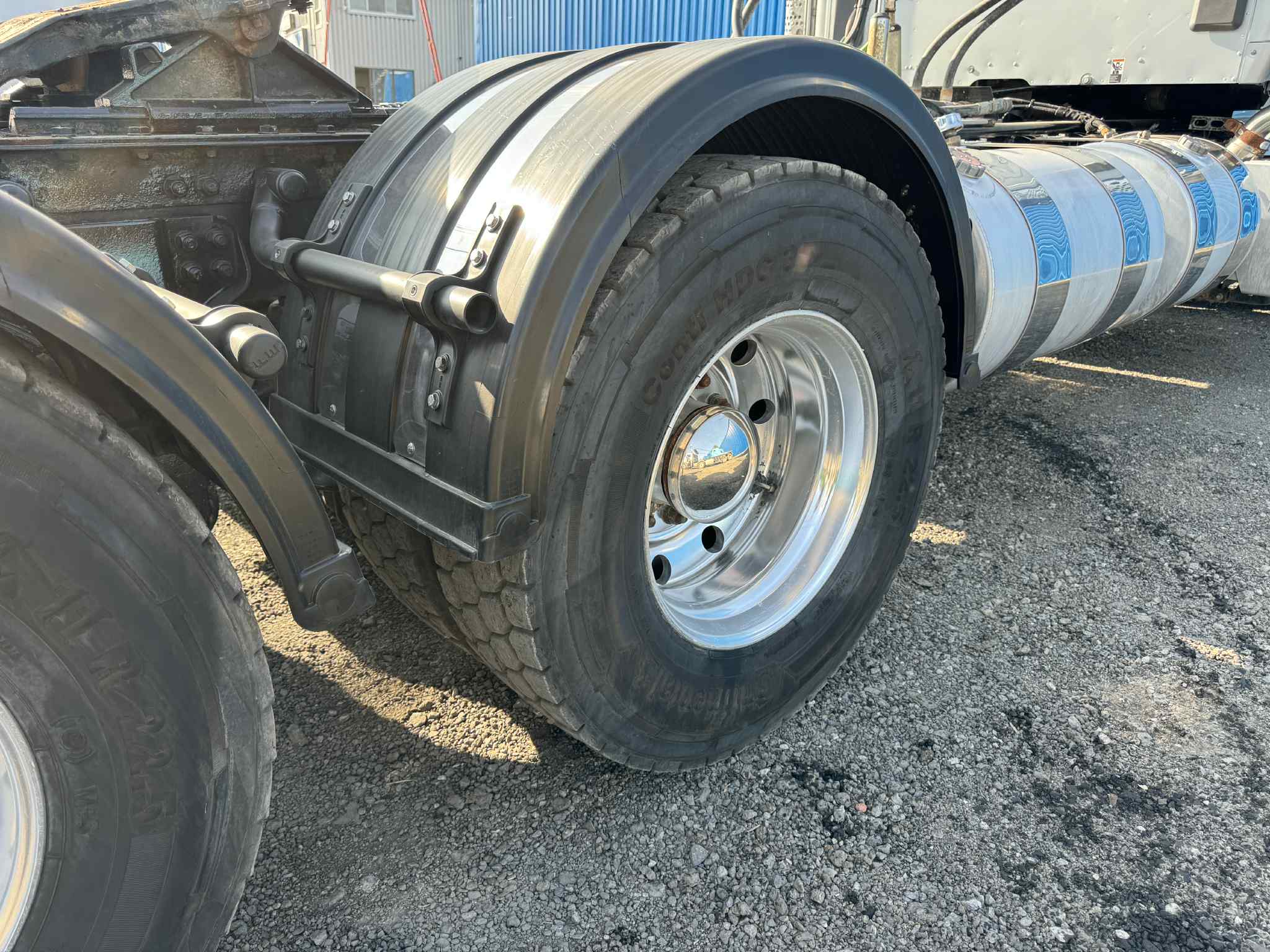 2023 Kenworth W990 14