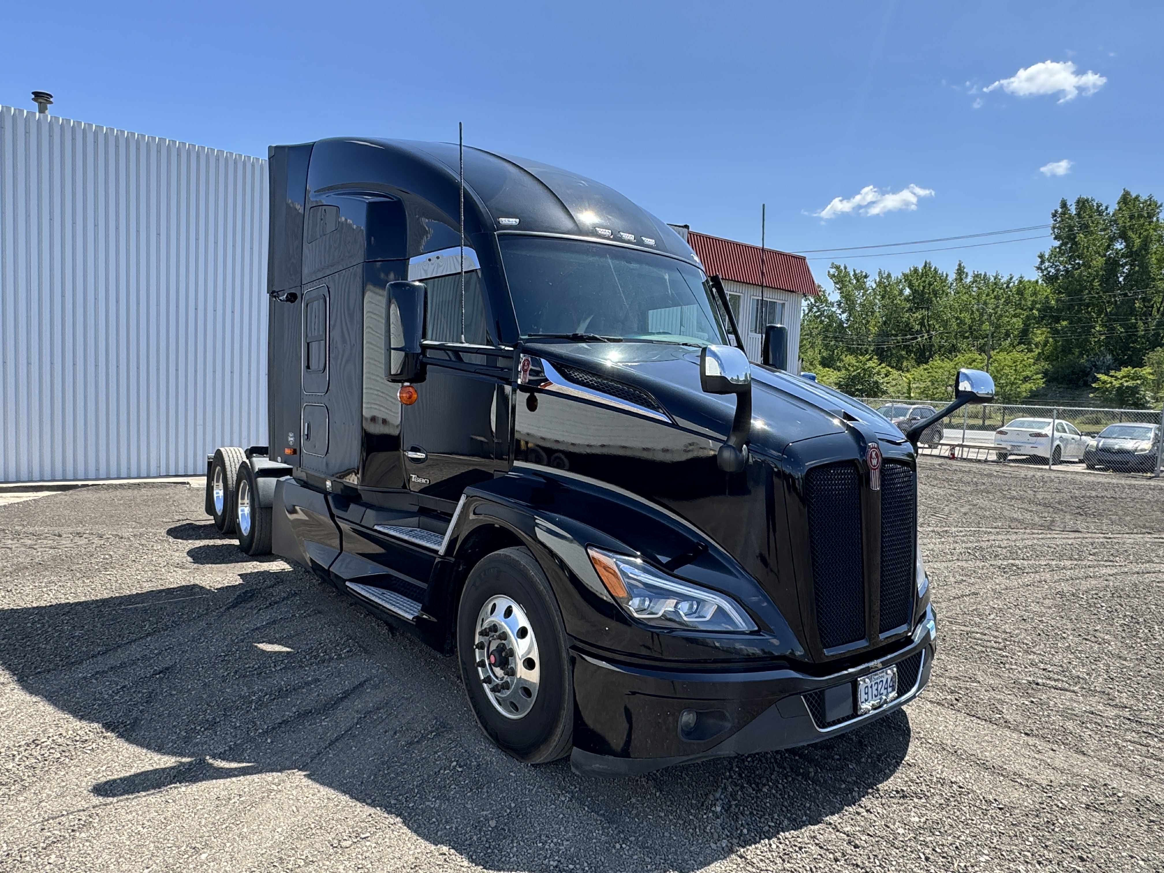 2022 Kenworth T680 8