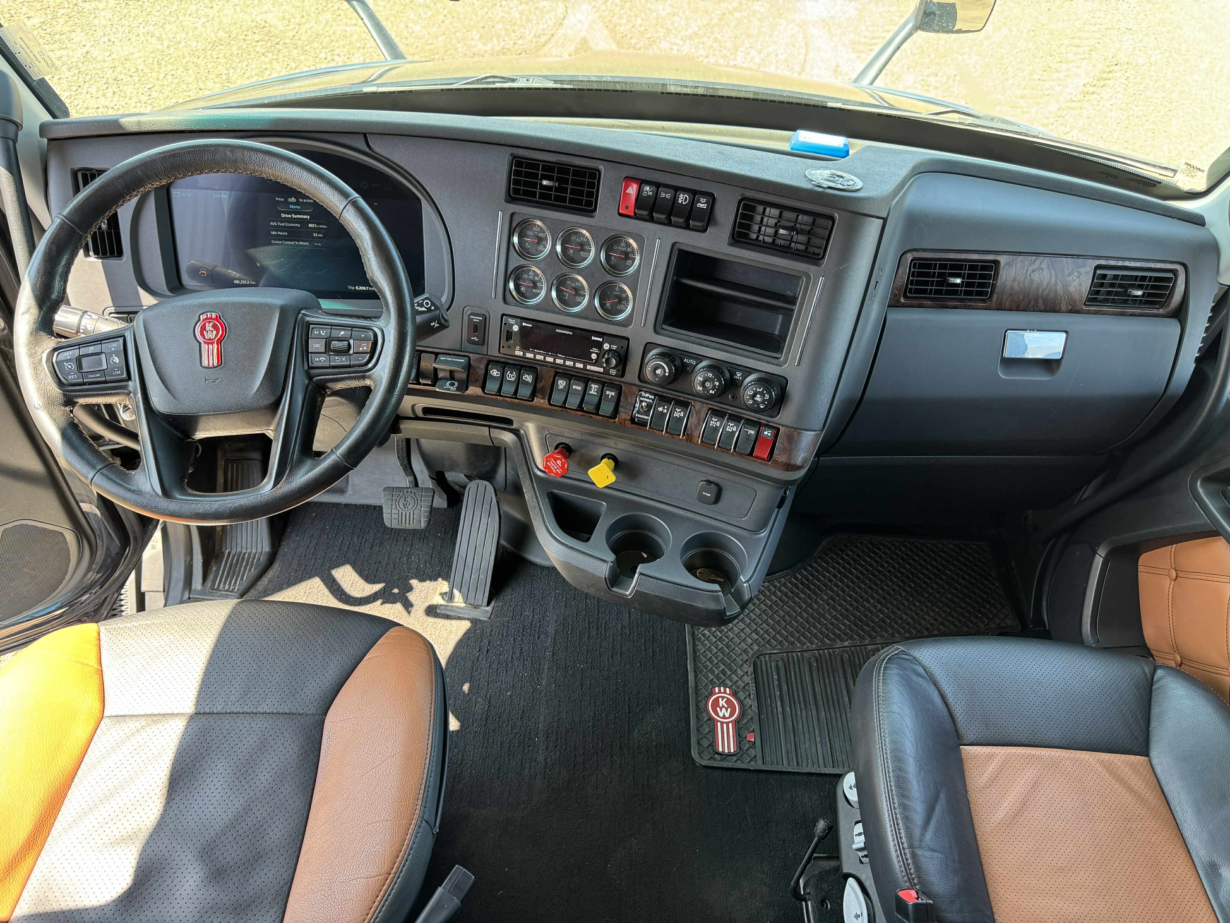 2022 Kenworth T680 10
