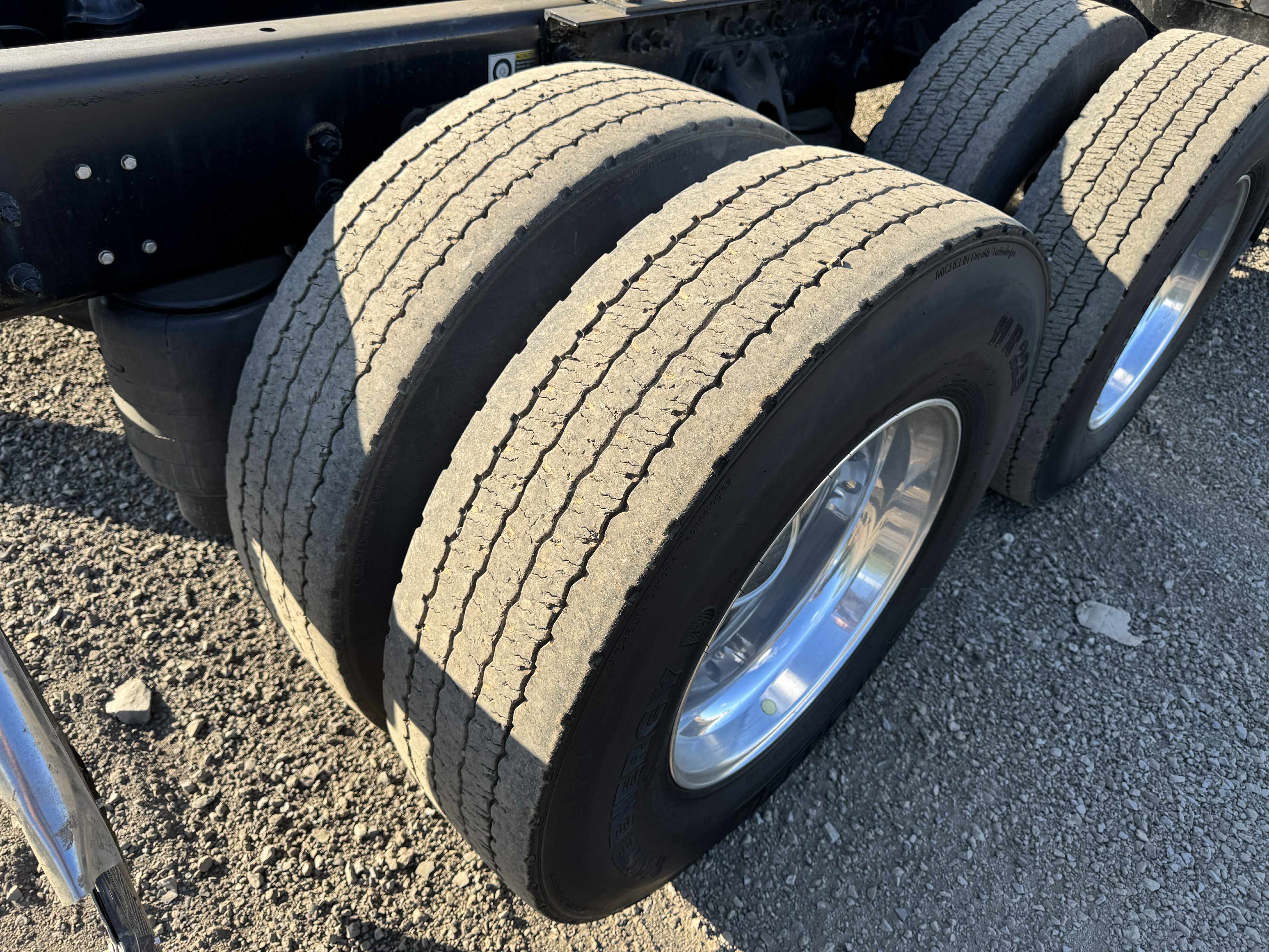 2022 Kenworth T680 9