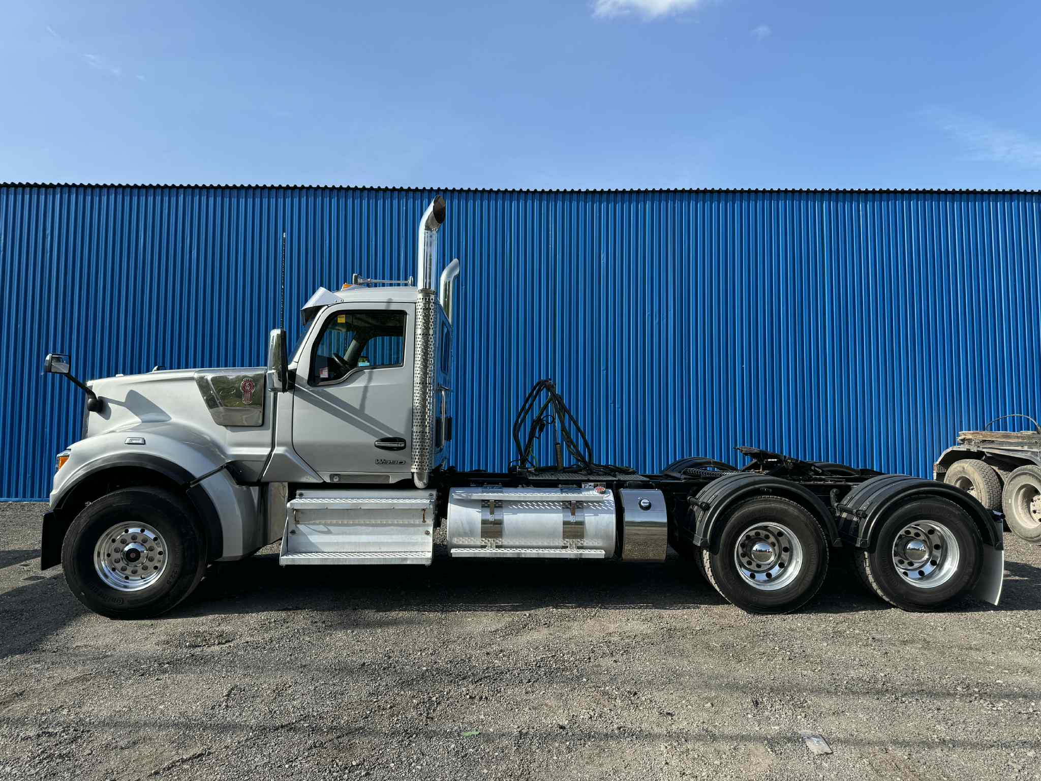 2023 Kenworth W990 2
