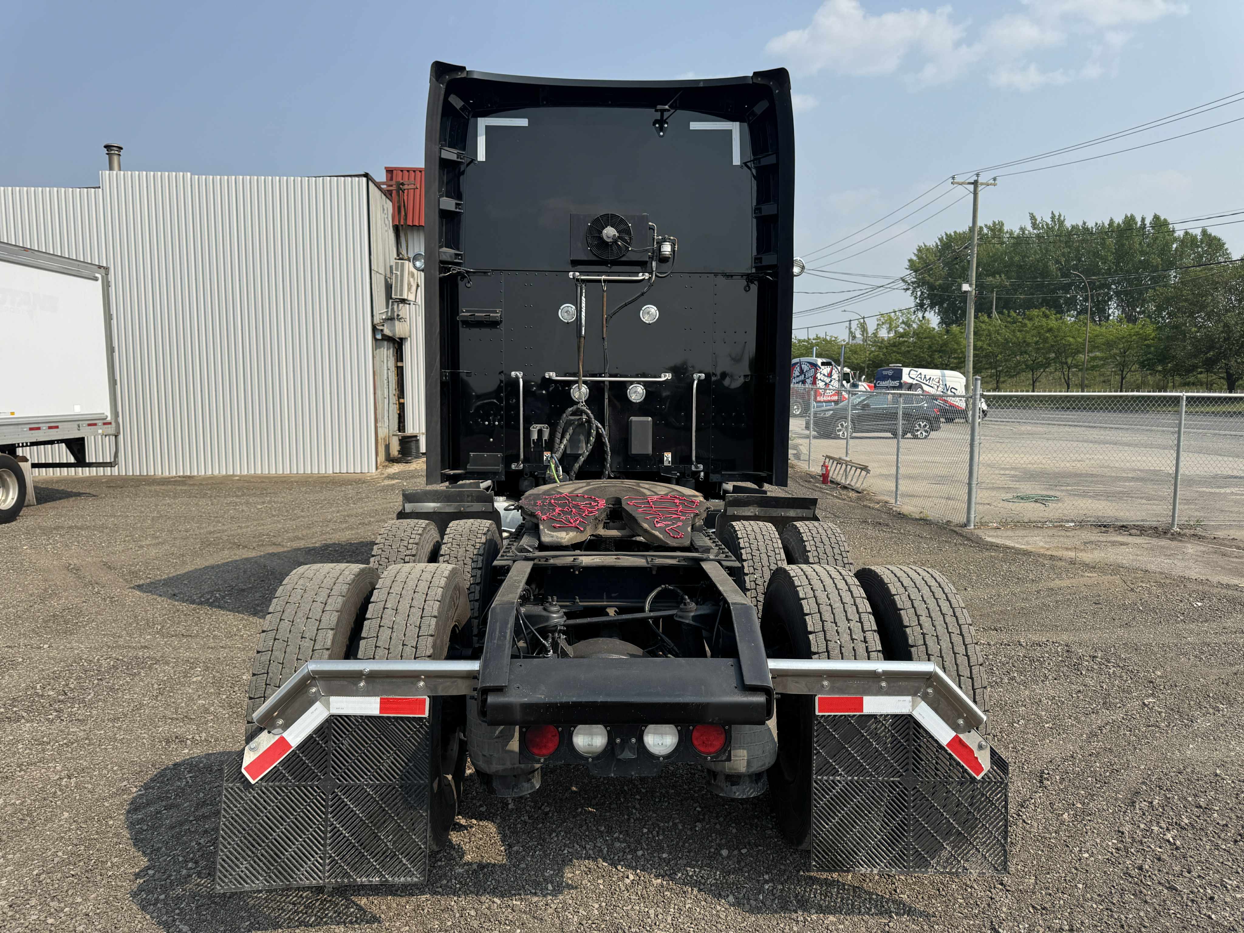 2022 Kenworth T680 4