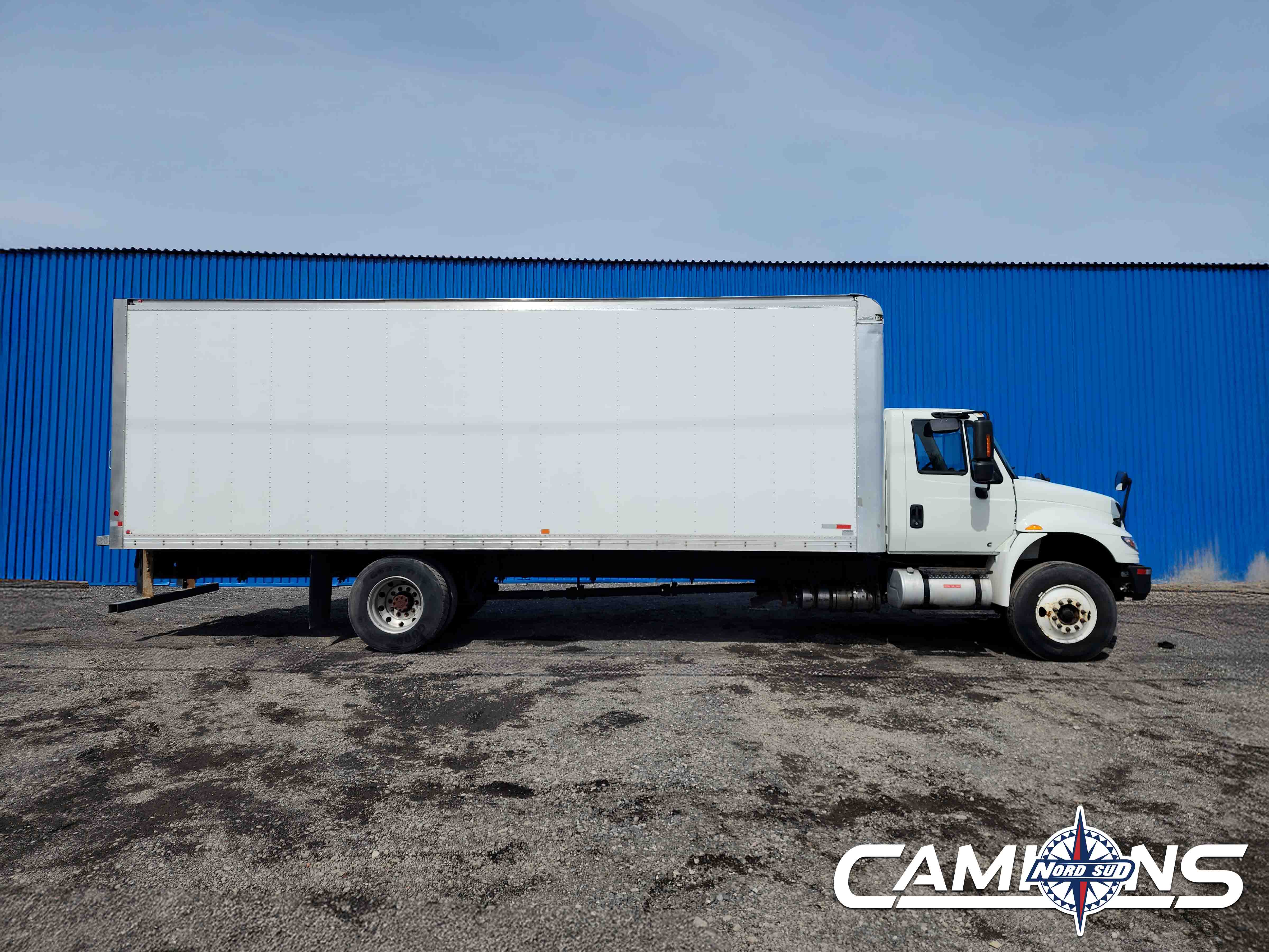 2019 International 4300 8