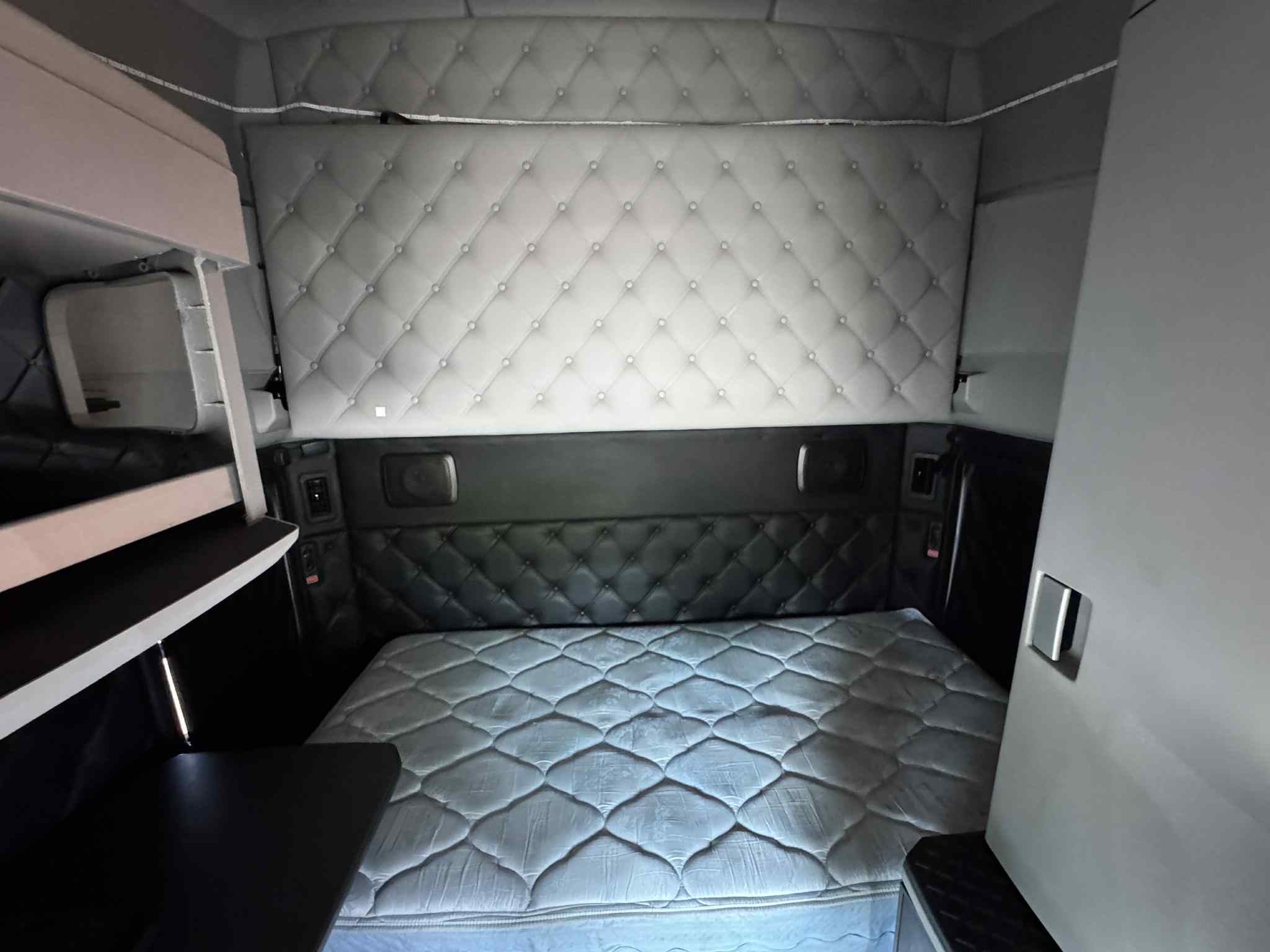2022 Kenworth T680 20