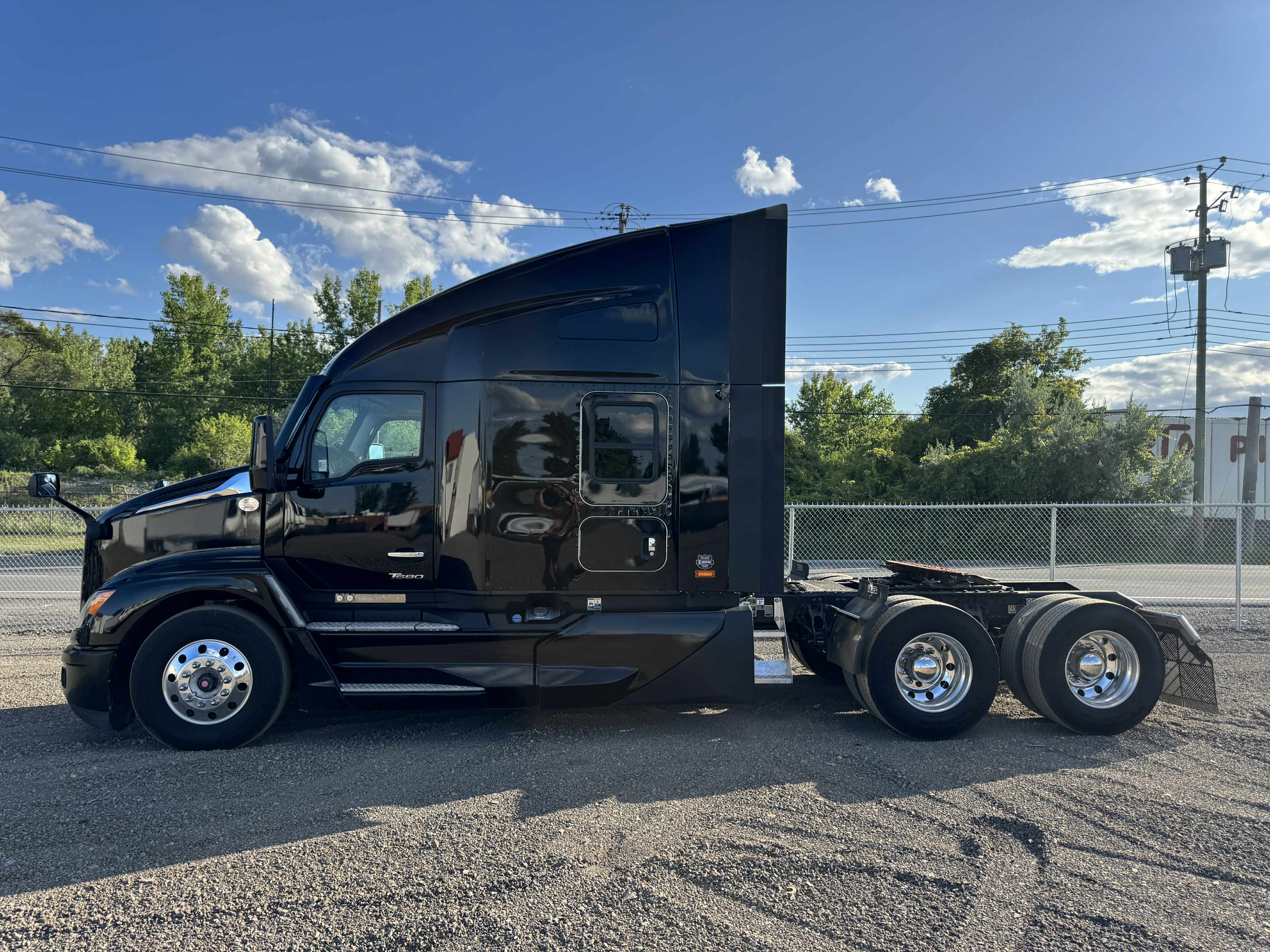 2022 Kenworth T680 2